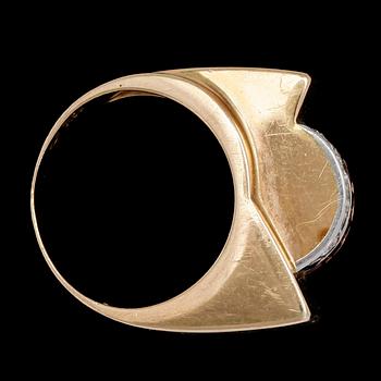 RING, carréslipade rubiner och briljantslipade diamanter,tot. ca 0.20 ct. 1950-tal.