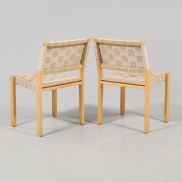 STOLAR, ett par, modell 611, Alvar Aalto, Artek, 1900-talets slut.