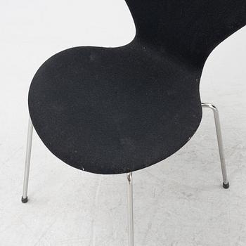 Arne Jacobsen, a set of six 'Series 7' chairs from Fritz Hansen, 21st Century.