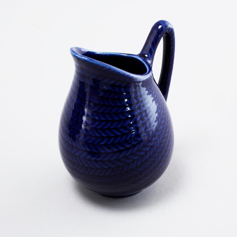 SERVISDELAR, 14 st, porslin, "Blå eld", Hertha Bengtsson, Rörstrand, i produktion 1951-71.