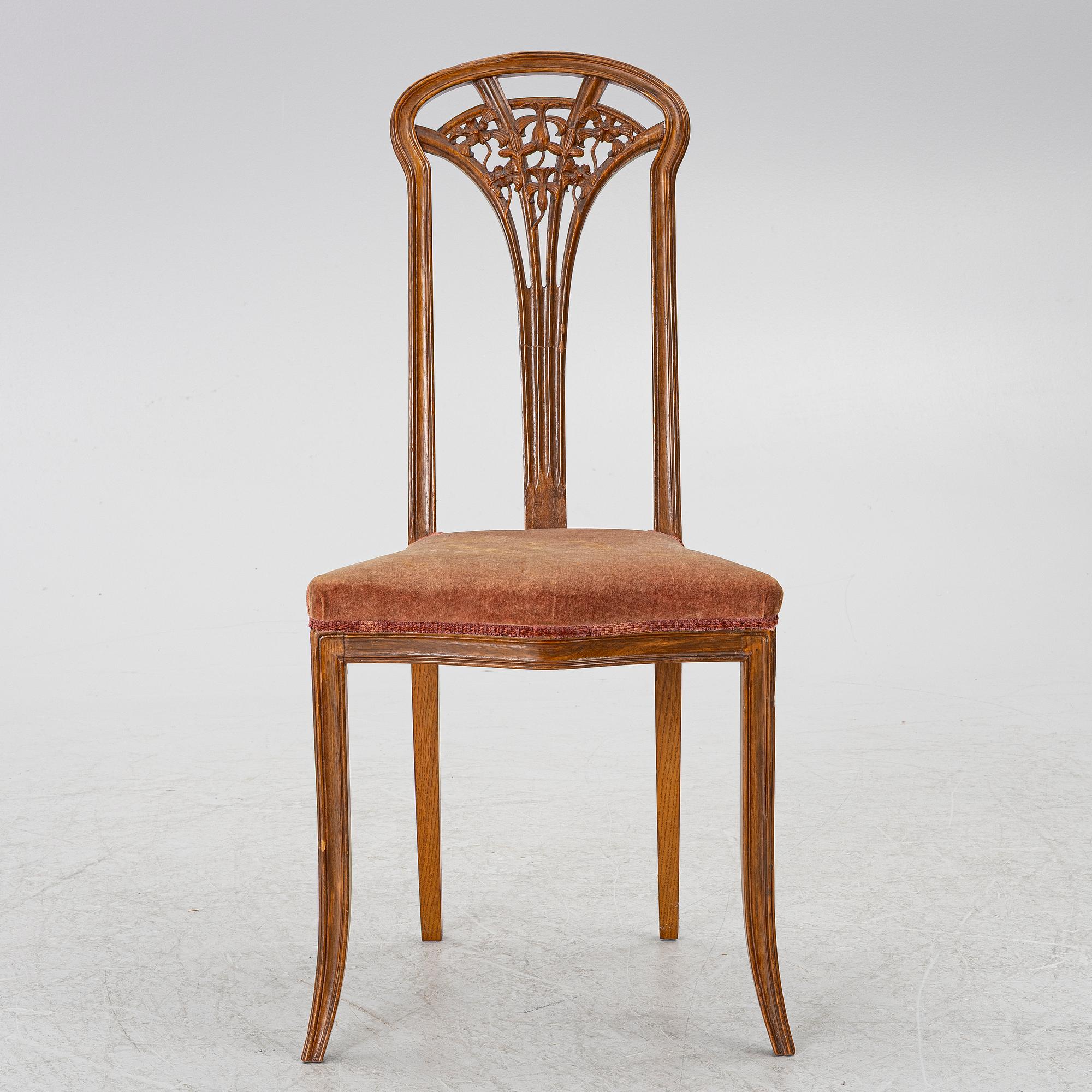 An Art nouveau chair, beginnnig of the 20th century.