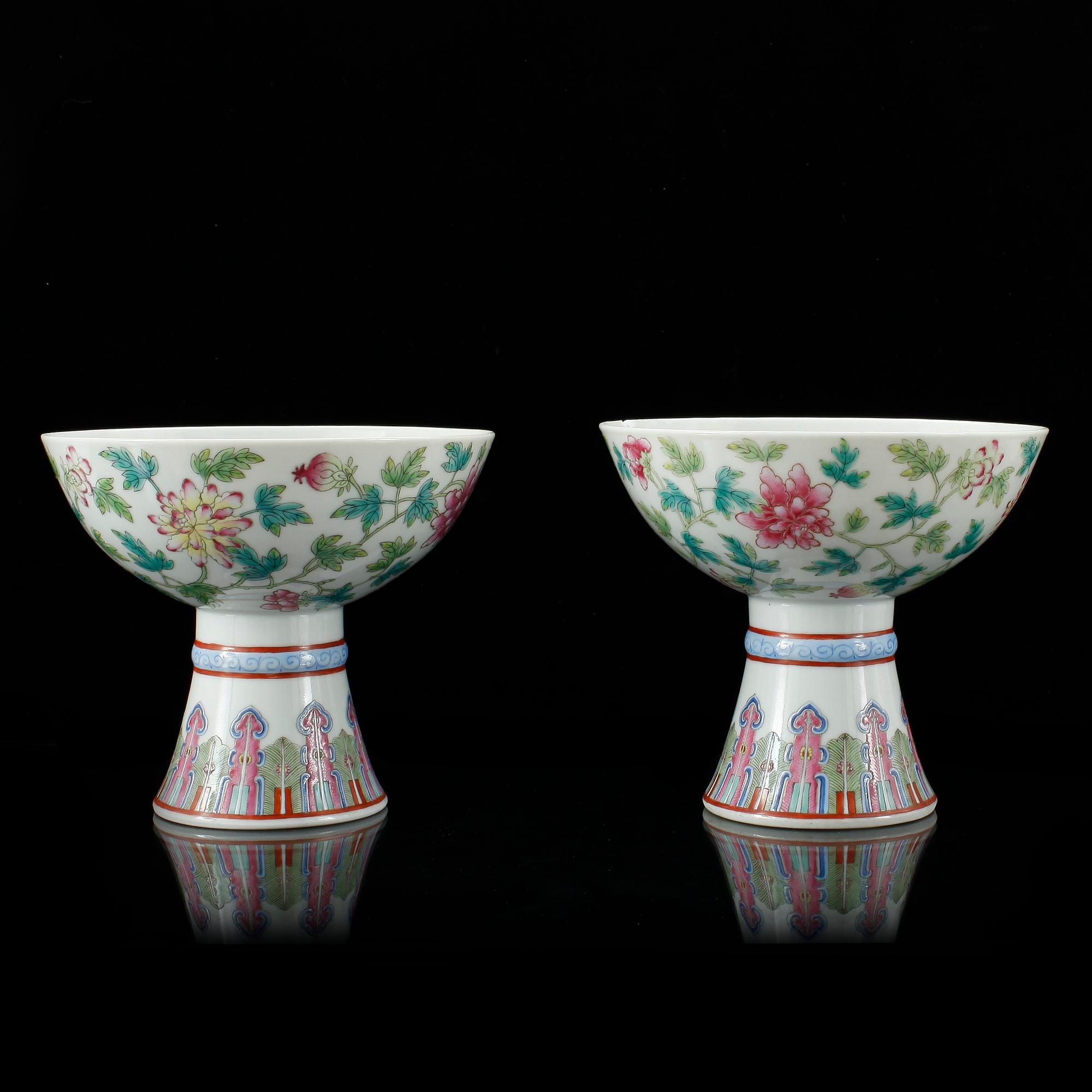 STEMCUPS, ett par, porslin 1900-tal.