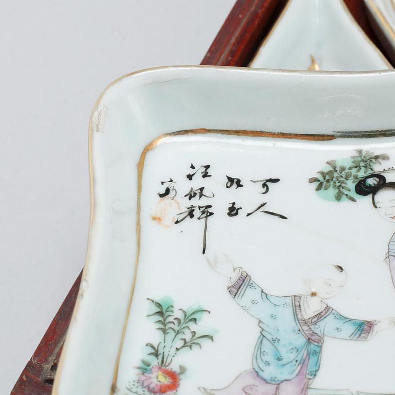 A chinese porcelian cabaret from the 19th century.