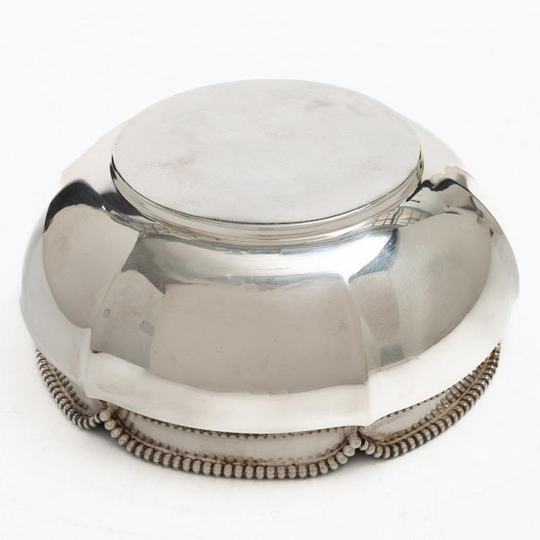 A Swedish silver bowl, mark of F Linder Carl L Nordströms Eftr, Uddevalla 1919.