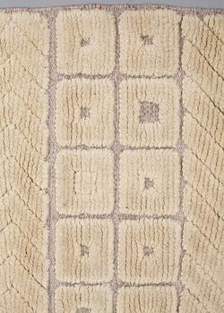 INGRID HELLMAN-KNAFVE , MATTO, "Haga", knotted pile in relief, ca 215 x 125,5 cm, signed IHK (Ingrid Hellman-Knafve), Sweden the 1950'-60's.