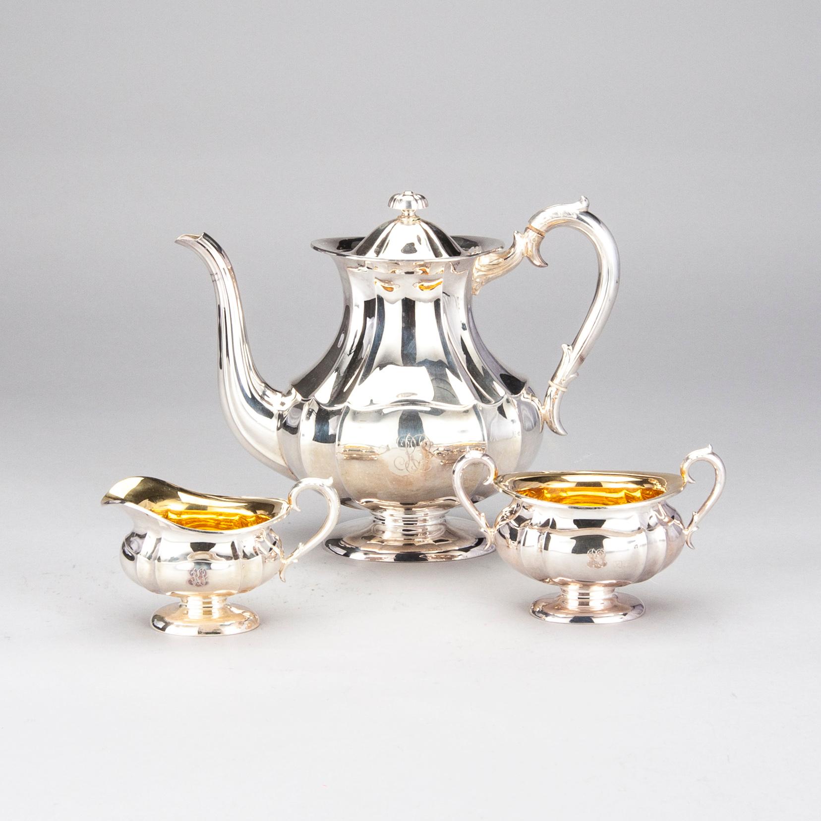 KAFFESERVIS, 3 delar, silver, Hopeakeskus Oy, Tavastehus 1967-68. Totalvikt ca 965 g.