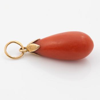 Pendant in 18K gold with drop-shaped coral.