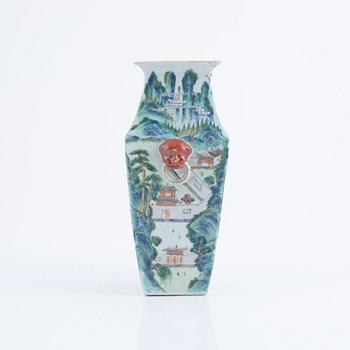 A Chinese famille rose vase, Qing dynasty.