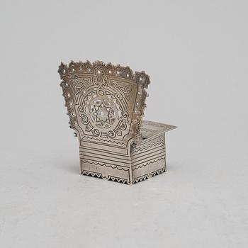 A Russian silver salt-chair, assay mark of Viktor Sawinkow, Moscow 1885.