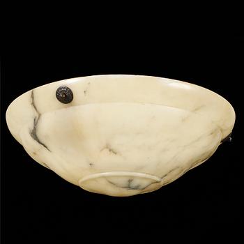 TAKAMPEL, alabaster, 1900-talets början. Höjd 45 cm.
