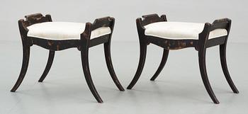 TABURETTER, ett par, sengustavianska 1800-talets början.