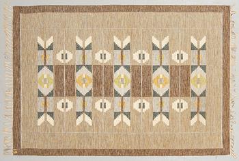 MATTA, rölakan, monogramsignerad IS (Ingegerd Silow). Ca 243 x 167 cm.
