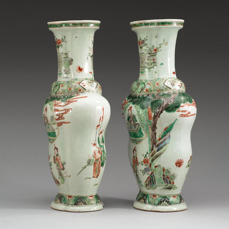 A pair of famille verte vases, Qing dynasty, late 19th Century.