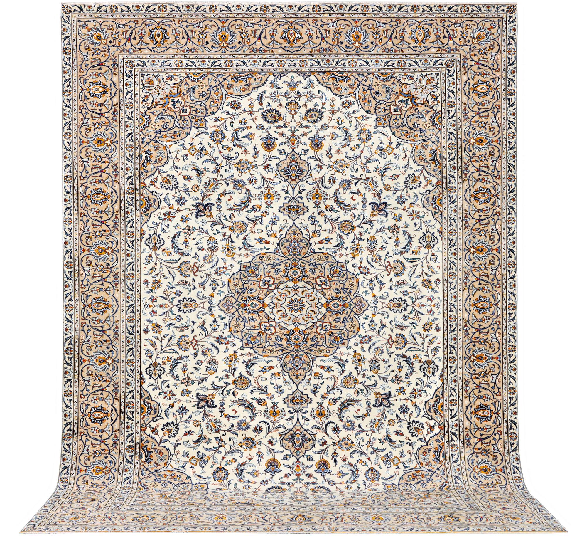 A Kashan carpet, c. 392 x 290 cm.