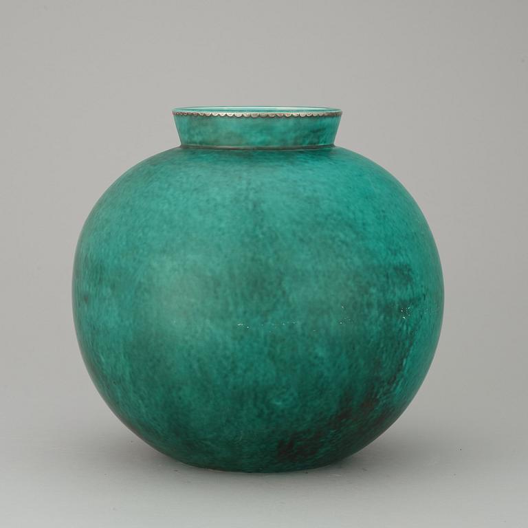 A Wilhelm Kåge 'Argenta' stoneware urn, Gustavsberg 1935.