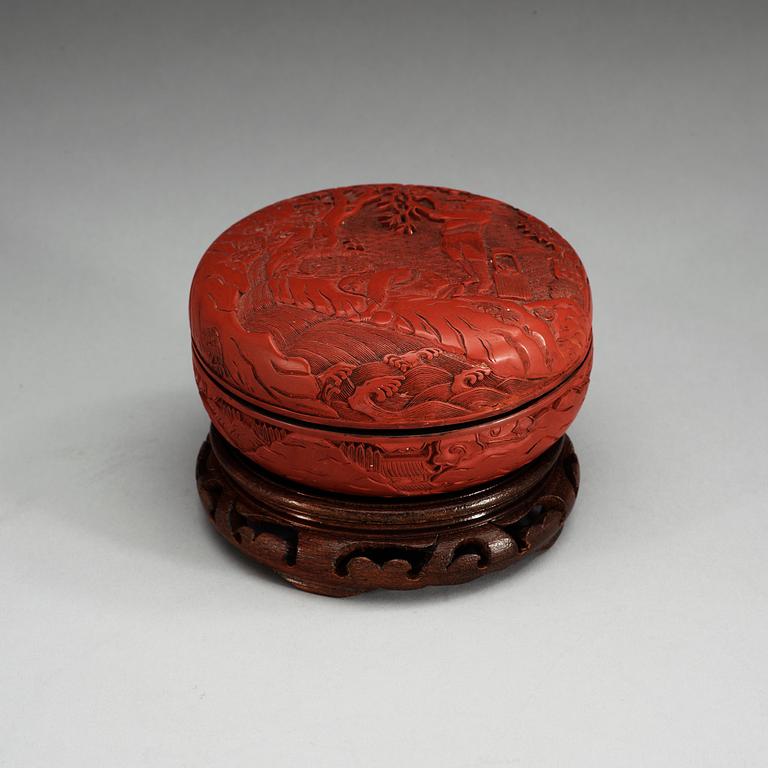 A red lacquer box with cover, Qing dynasty.