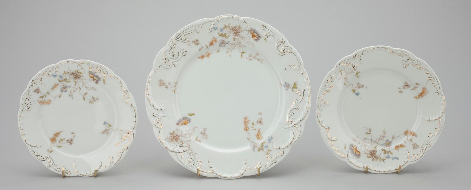 SERVIS, ca 132 delar, porslin, Rosenthal "Louis XIV", 1900-talets början.