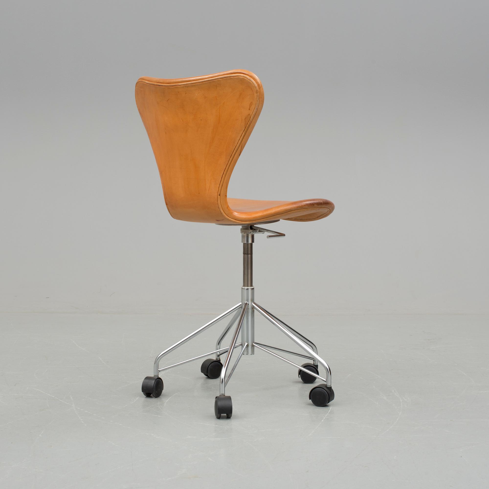 KONTORSSTOL, "Sjuan", Arne Jacobsen, Fritz Hansen 2003.