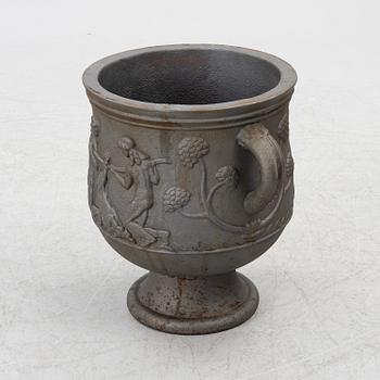 Ivar Johnsson, Garden urn, "Diana urn", Näfveqvarn Works, 1920s.