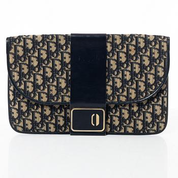 Christian Dior, Translation: "clutch, vintage".