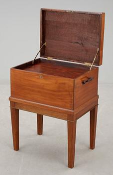 BESTICKSCHATULL, 1700-tal.