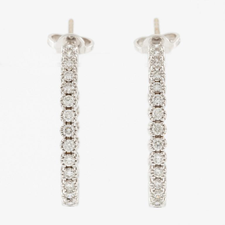 Earrings, 18K white gold set with brilliant-cut diamonds.