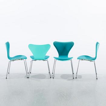 ARNE JACOBSEN, Four "Sjuan" chairs, Fritz Hansen, Denmark, 1992.