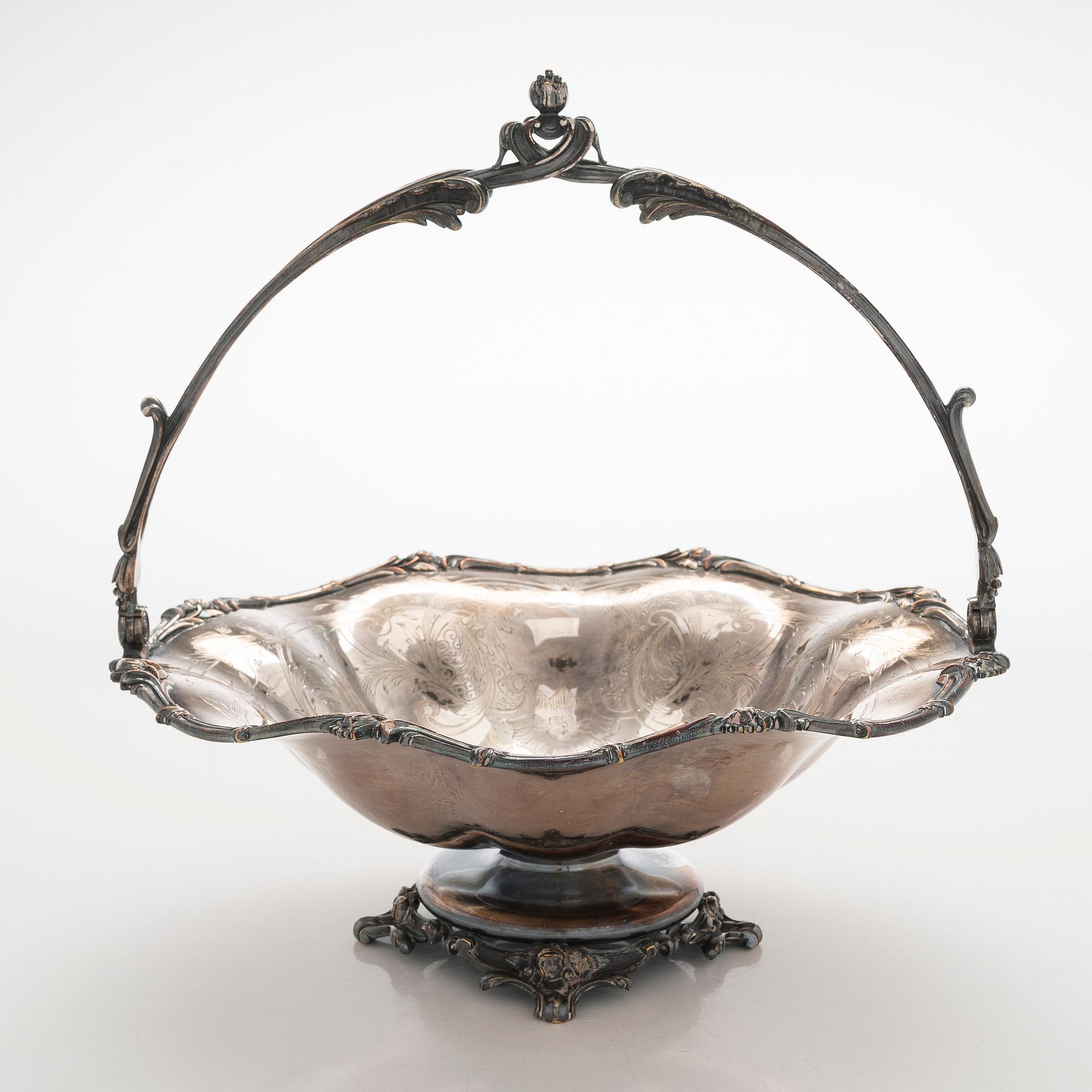 A Christofle silver plated fruit basket, France, ca mid 1900's.