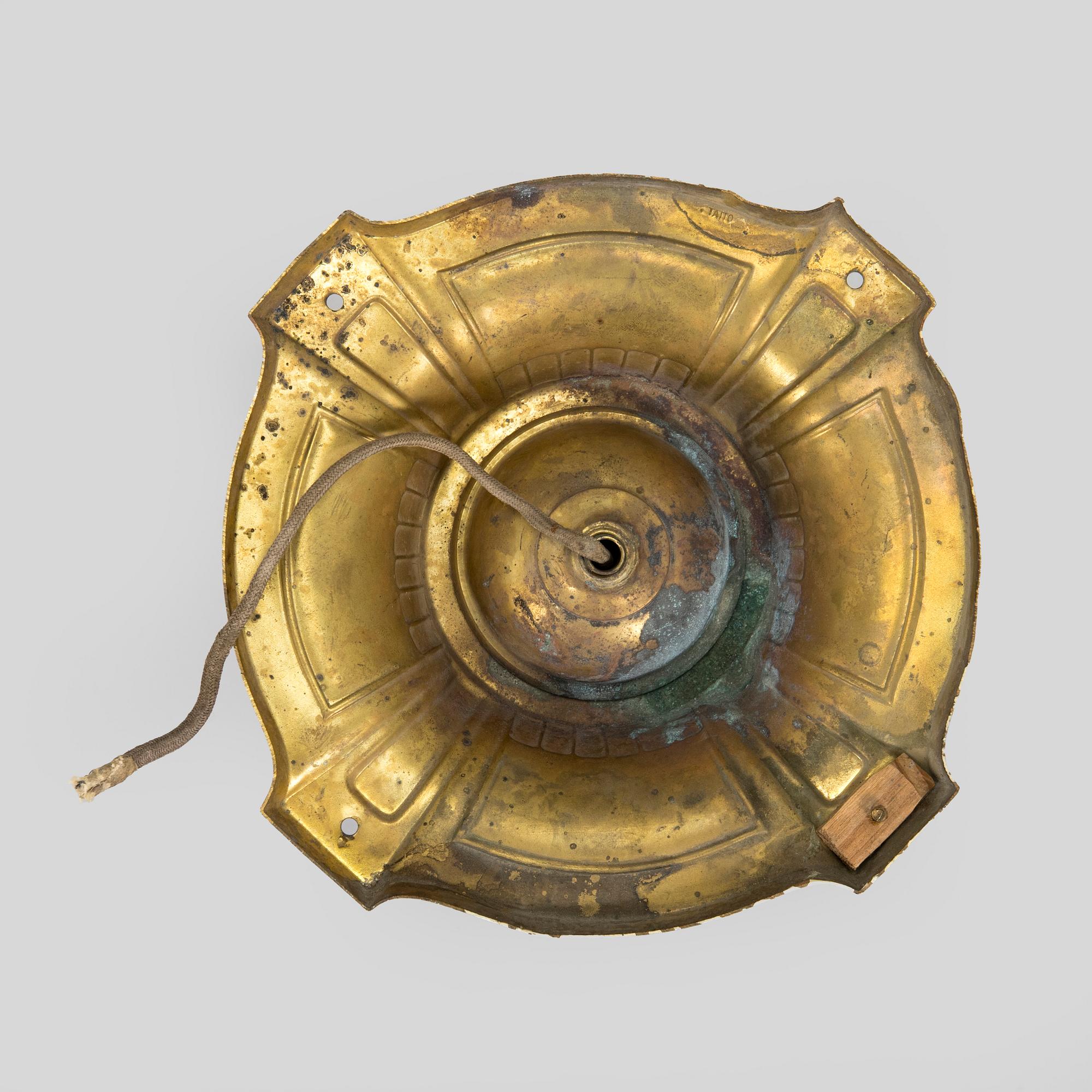 A 1920s ceiling light for Taito.