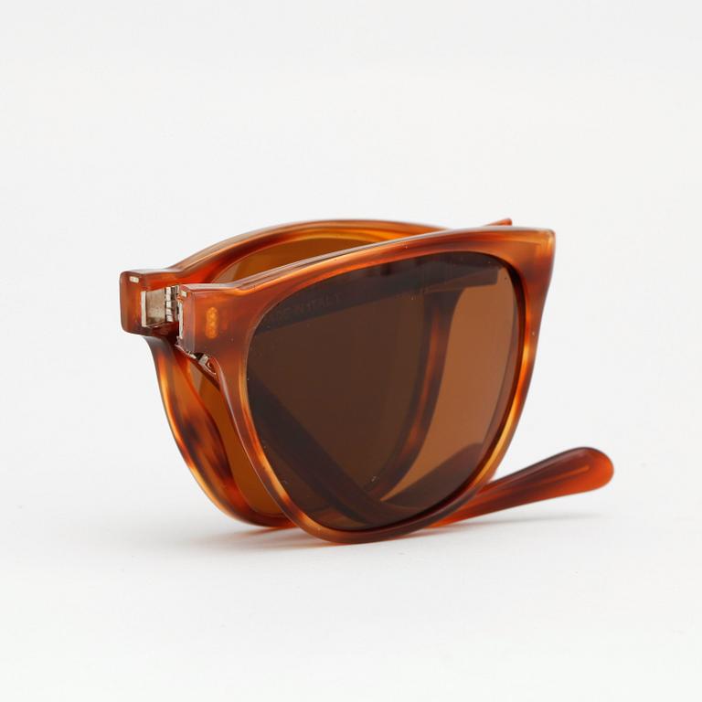 PERSOL, ett par solglasögon "Folding", modellnr 806.