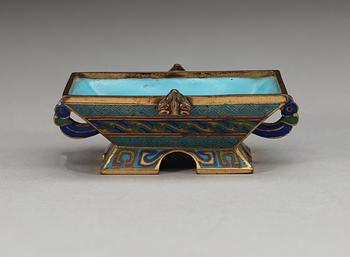 PENSELBAD, cloisonné. Qing dynastin, 1800-tal.