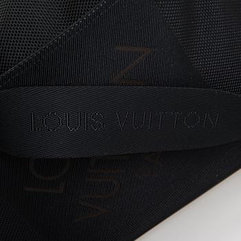 Louis Vuitton, "Damier Geant Messenger" bag.