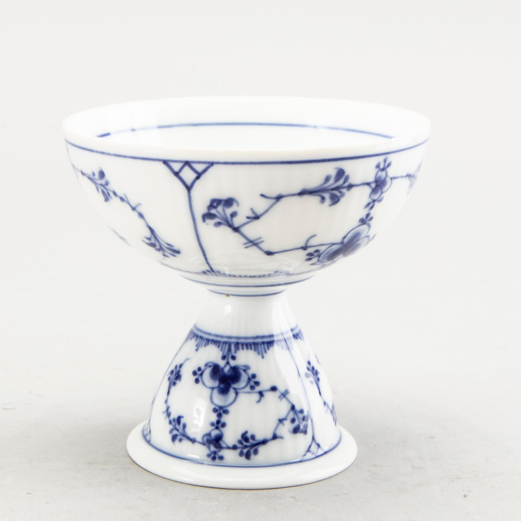 A Royal Copenhagen Musselmalet 74 pcs porcelain service alter part of the 20th century.