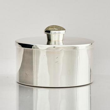 Lennart Larsson Guld AB, a Swedish silver butter box with lid and tray, Jönköping 1974.