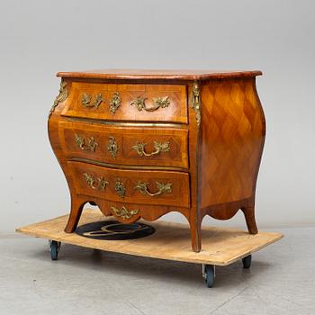 An 18th century rococo chest of drawers.