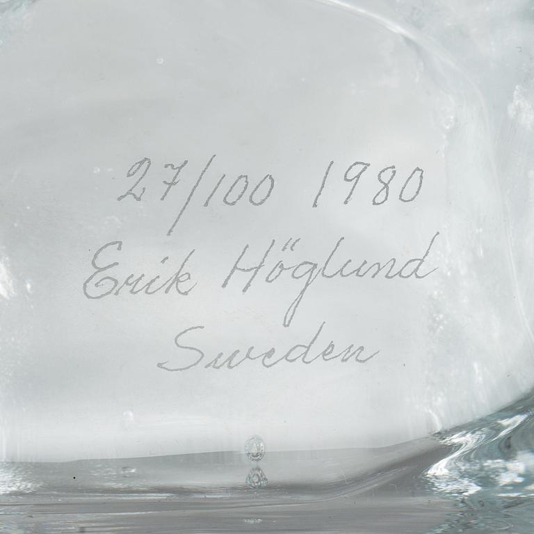 An Erik Höglund glass sculpture, signed, numbered 27/100 and dated 1980.