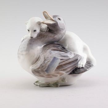 SKULPTUR, porslin, Knud Kyhn, Royal Copenhagen, Danmark, monogramsignerad.