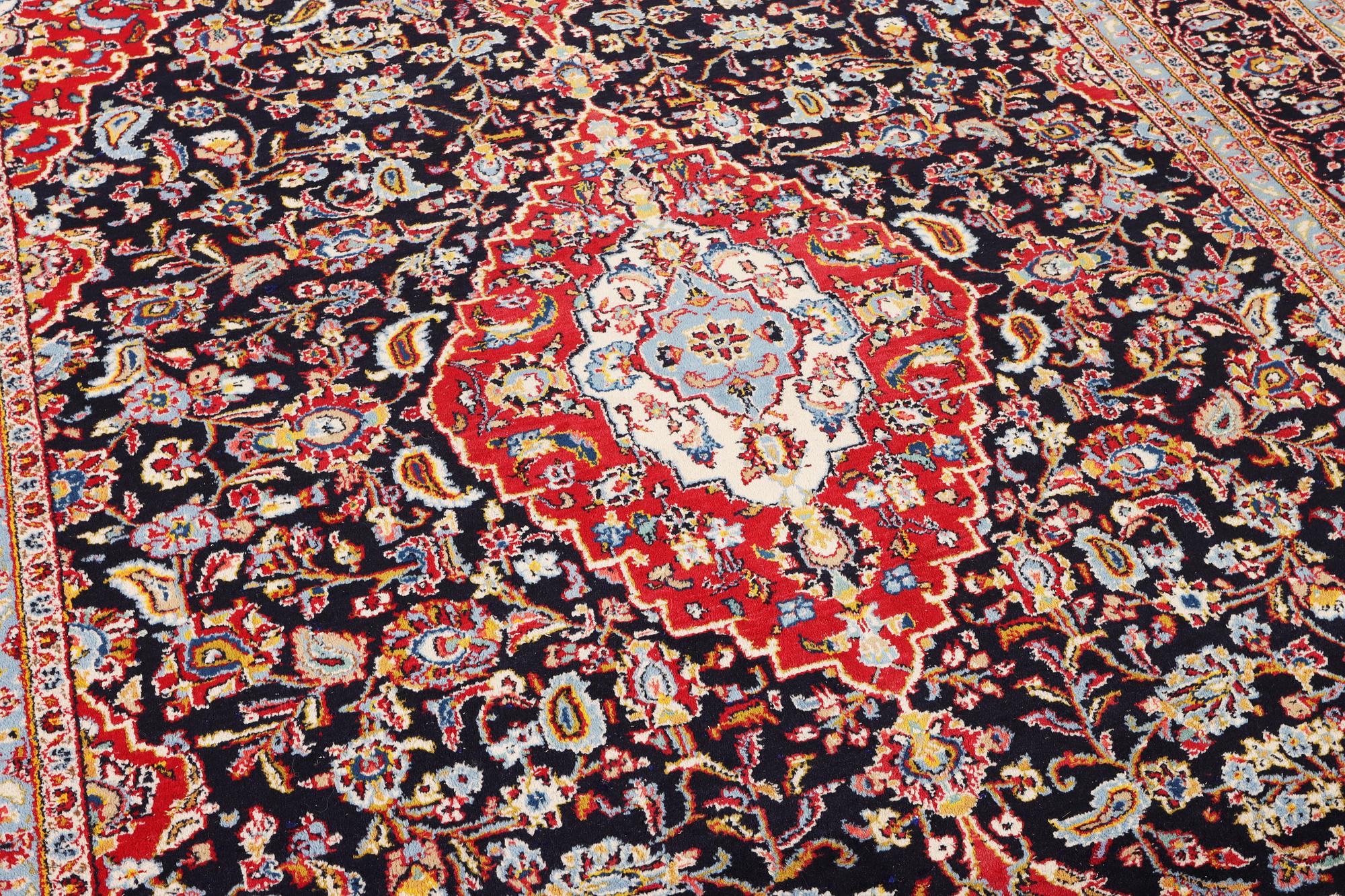 Matta, Keshan, ca. 343 x 254 cm.