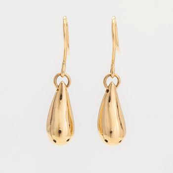 Tiffany & Co, Elsa Peretti, 18K gold 'Teardrops' earrings.