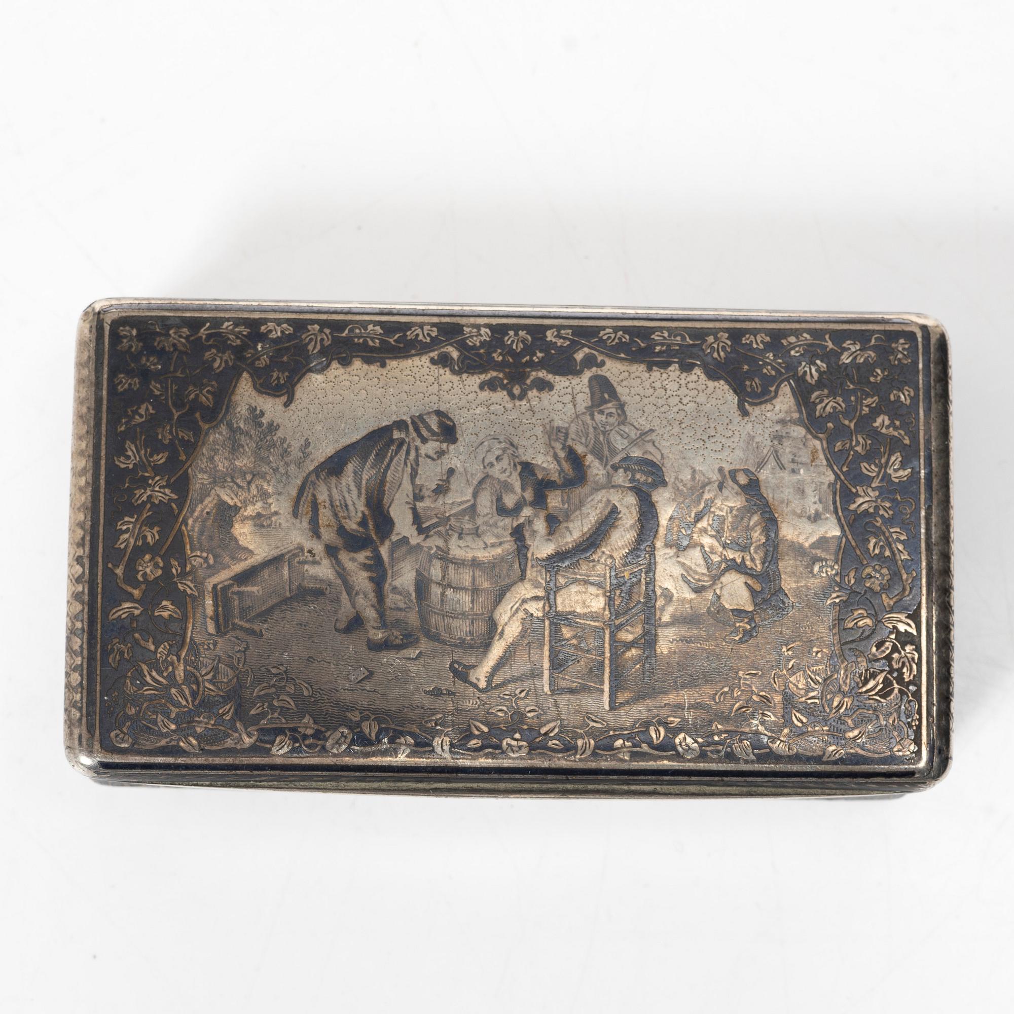 A silver niello box, French hallmarks, circa 1900.