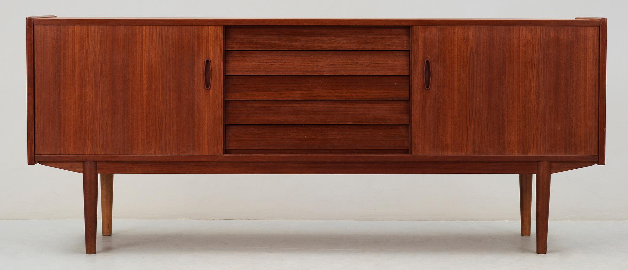 SIDEBOARD, Trio,  Nils Jonsson Troeds Bjärnum ur serien "Bra Bohag", 1950/60-tal.
