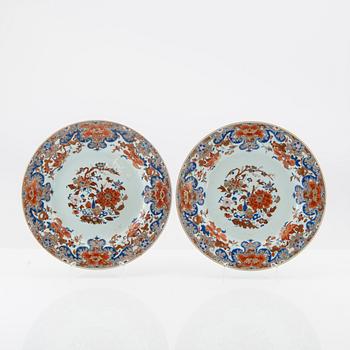 A pair of Chinese 18th-century porcelain vases.