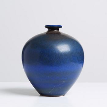 A Berndt Friberg stoneware vase, Gustavsberg studio 1966.