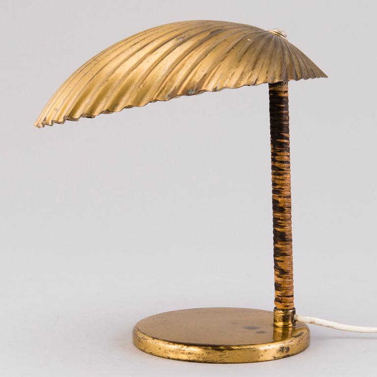 PAAVO TYNELL, BORDSLAMPA. Snäcka. Tillverkad av Taito Oy. Formgiven 1938/39.