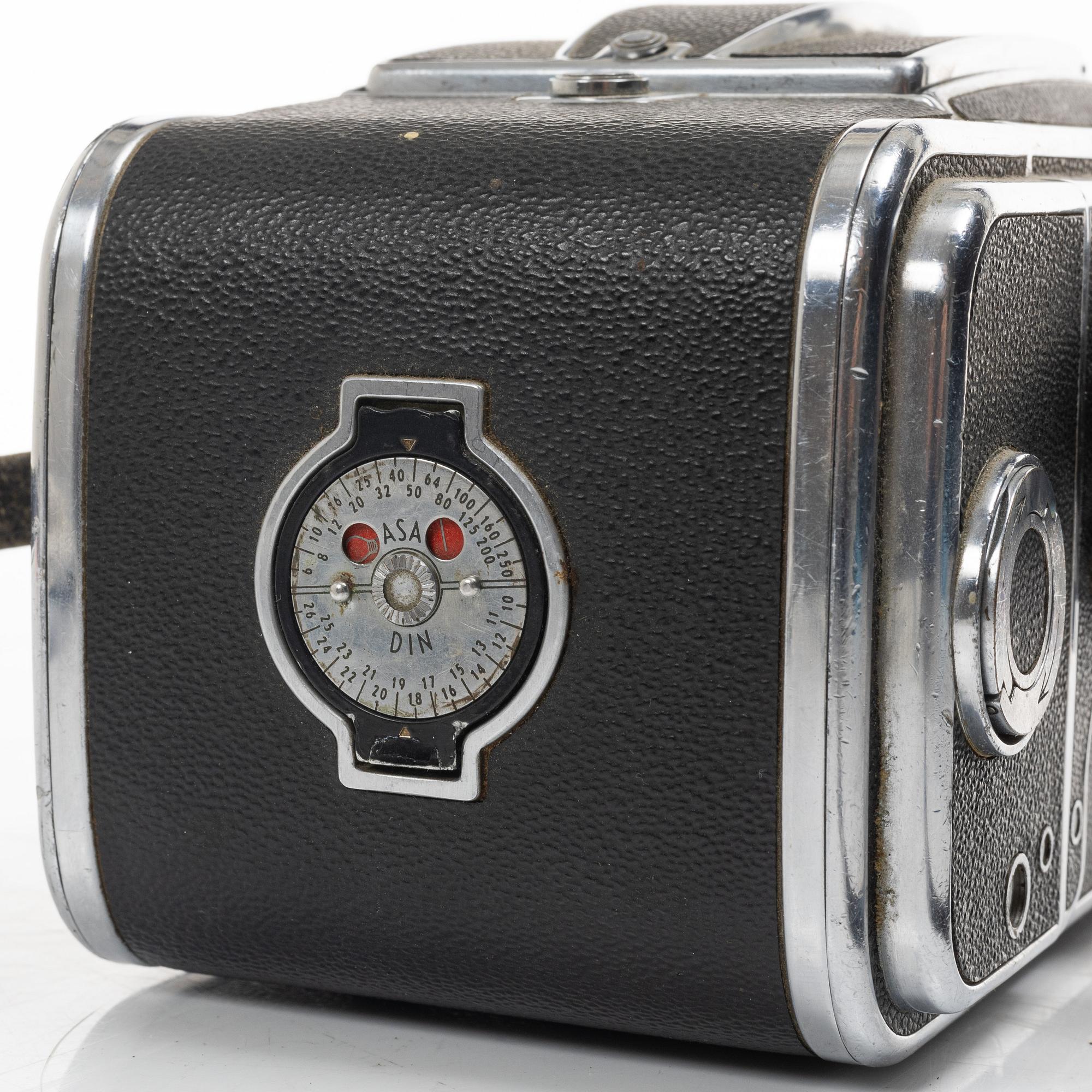 Kamera, Hasselblad 1000 F med objektiv Tessar 1:2,8, Carl Zeiss och stativ.