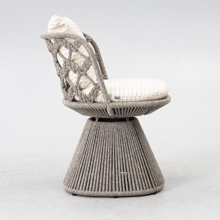 Monica Armani, six outdoor 'Flair O' ' B&B Italia.