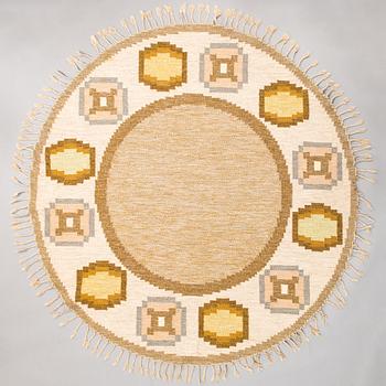 Ingegerd Silow, a flat weave carpet 'Torvalla. Circa 200 cm.