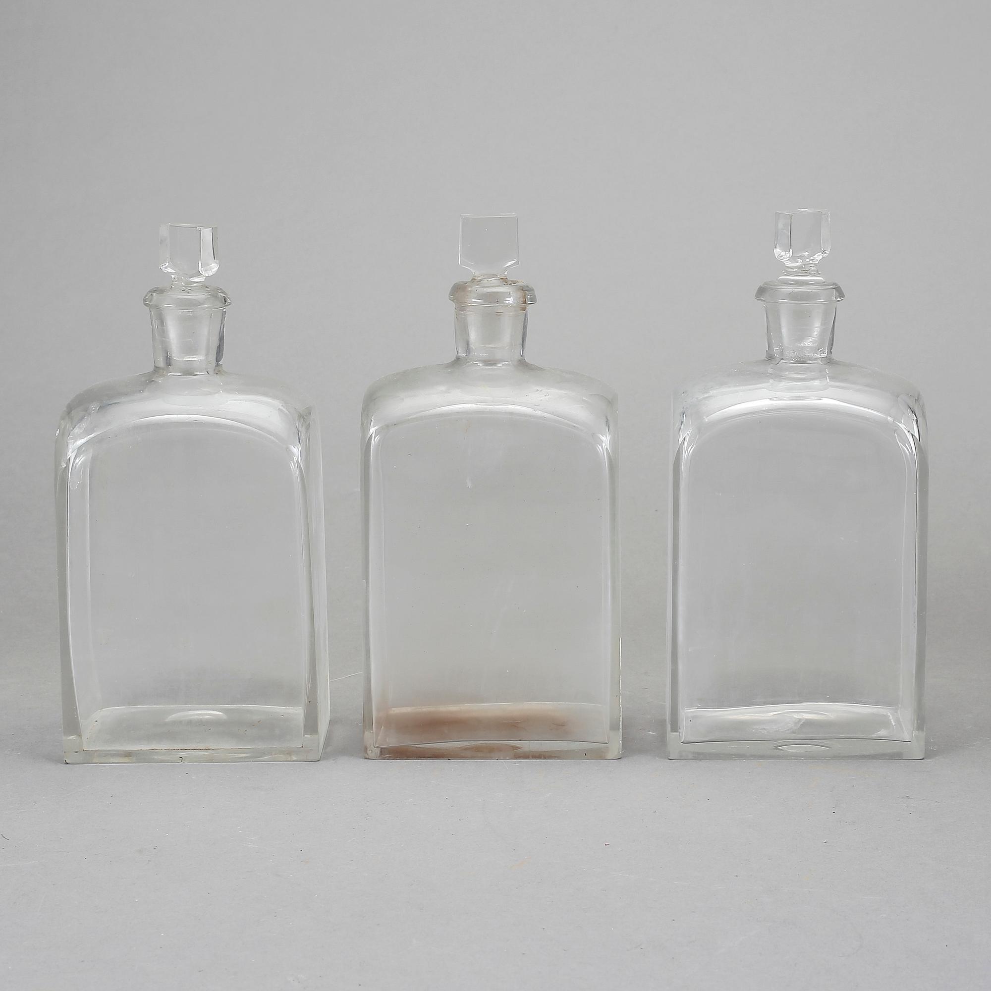 SCHATULL MED FLASKOR, 1+3 st, 1800-tal.