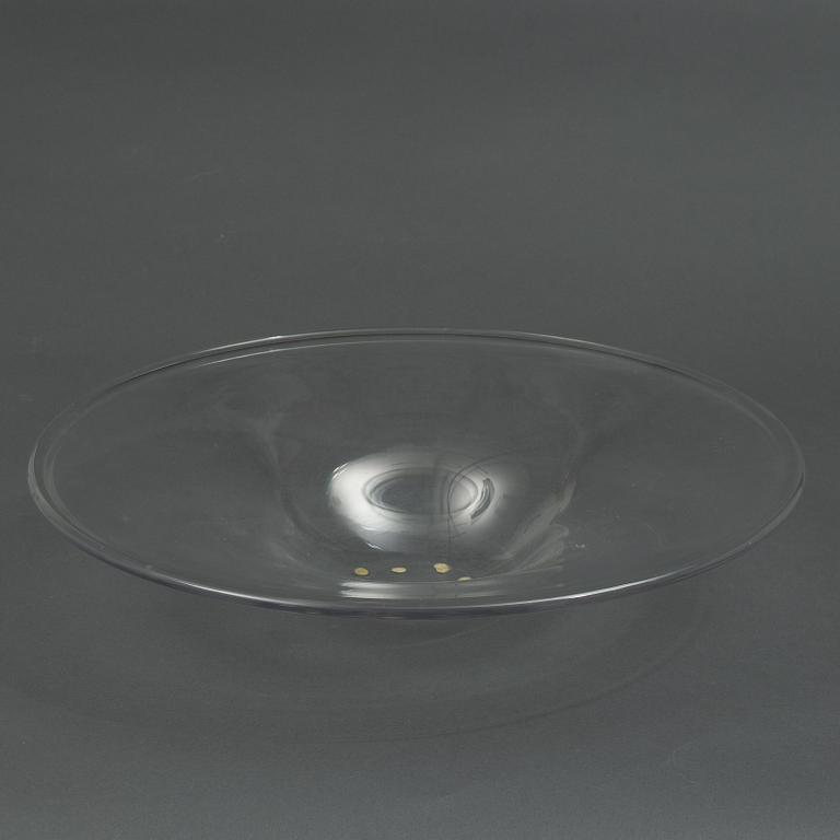 Hanne Dreutler & Arthus Zirnsack, a glass bowl with eight glass fruits, Studio Åhus, Sweden, 1988.