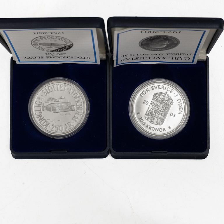 15 silver coins.